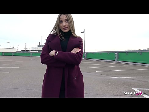 ❤️ ドイツ人スカウトマンは、夢のようにスティール、駐車場のテルテル、お金のためのセクシーに触れることです。 ️❌ ハードポルノ ❌️❤